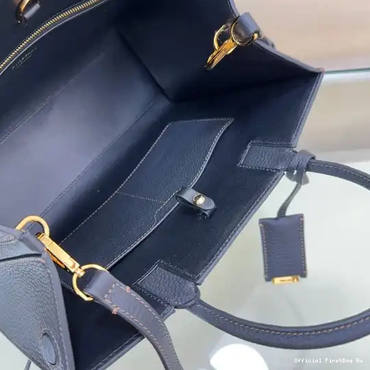 Official First Bag Ru BURBERRY Small Frances Bag 0520